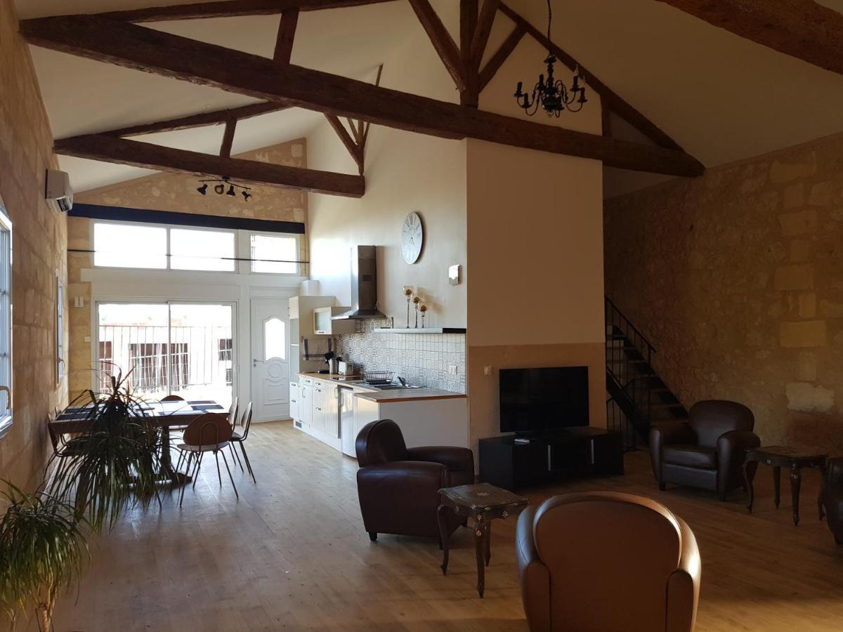 Hotel Domaine Du Chauvet Sainte-Eulalie  Esterno foto